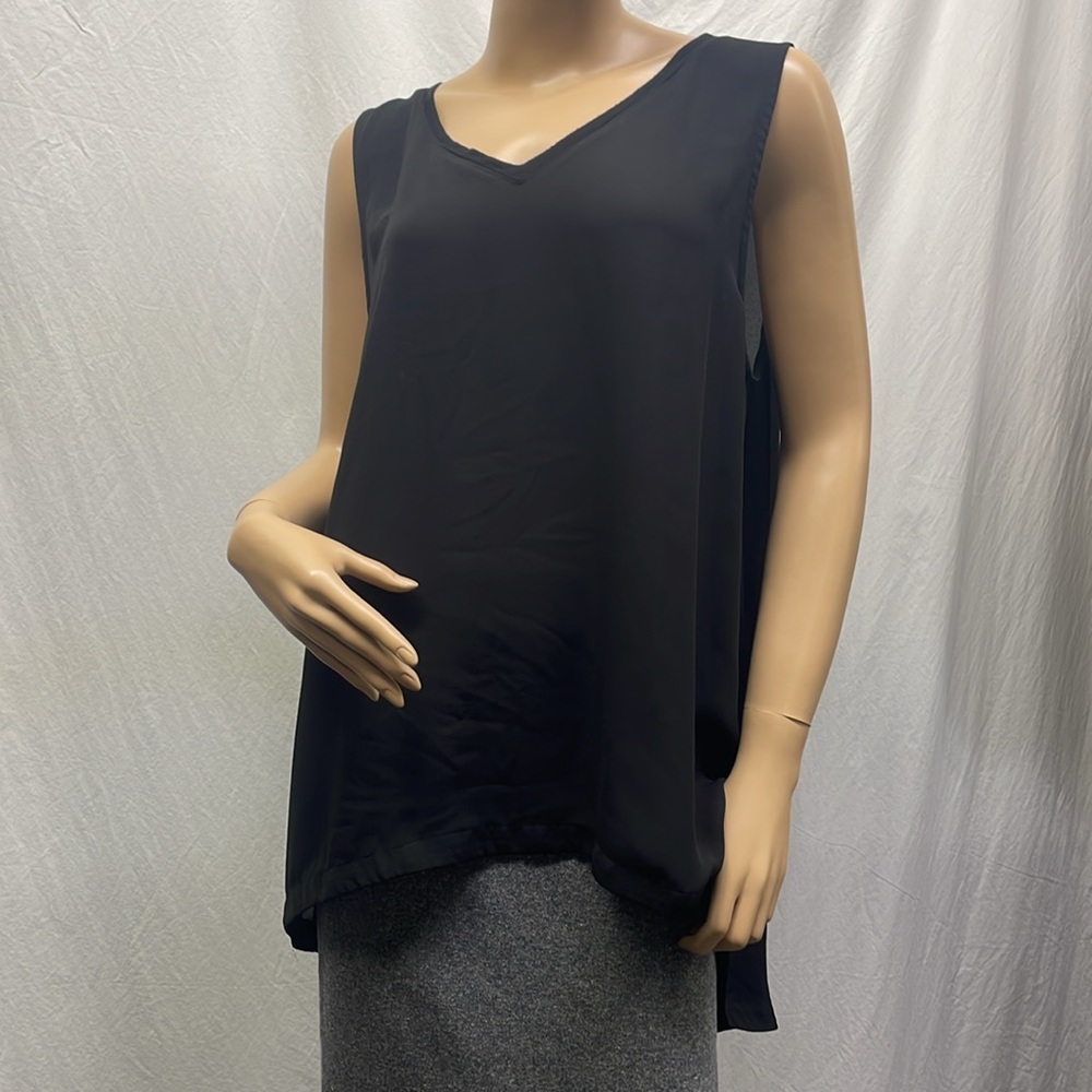 14th & Union Women's Black Pullover V-Neck High-Low Sleeveless Top